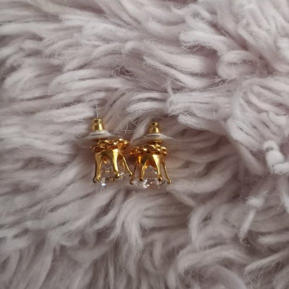 Gold Diamond Earrings - Picture 2 of 8